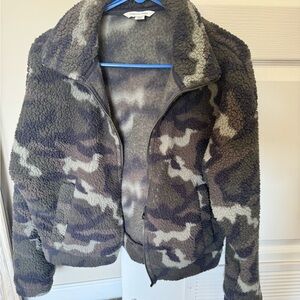 American Eagle Camo Sherpa Jacket